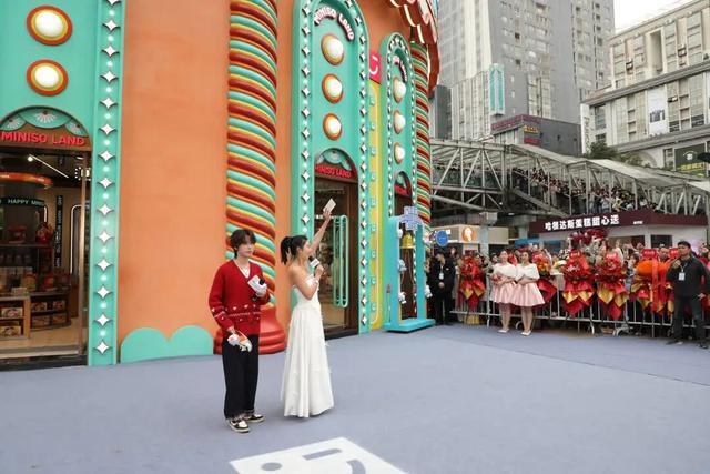 ND盛大开业三层IP城堡引领文化消费新潮流j9九游会登录兴宁区首家MINISO LA(图3)